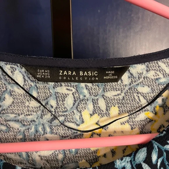 Zara Blue and Yellow Floral Short Sleeve Crop Top Size XS - Picture 2 of 3